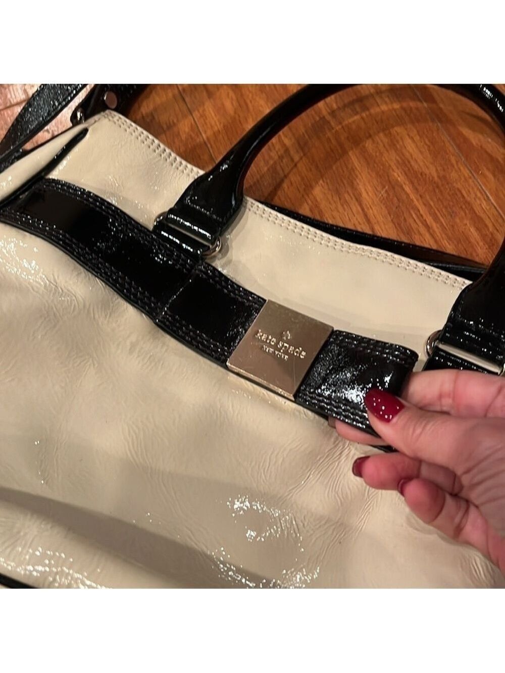 Kate spade cream and black patent leather bow detail crossbody shoulder bag - Picture 13 of 13